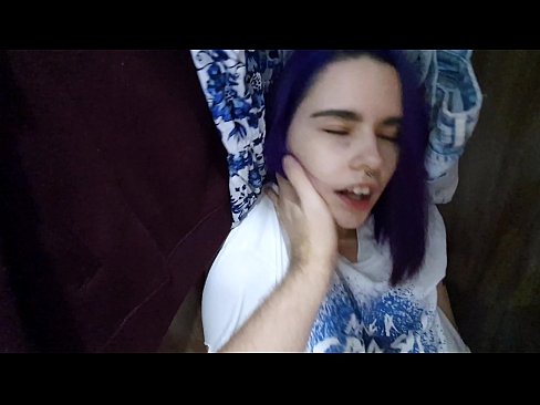 ❤️ מצאתי את אחותי בארון ועזרה לה לגמור ❤️ פאקינג אצלנו ❌